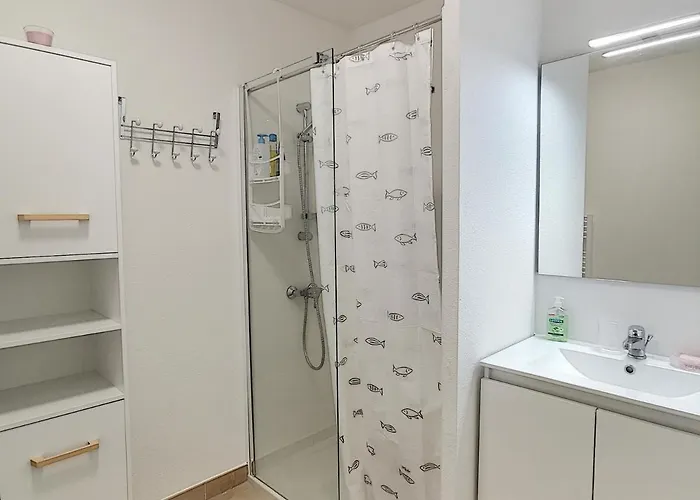 Apartmán T3 Neuf Climatise Avec Terrasse, Piscine Et Parking A - Fr-1-732-27 *